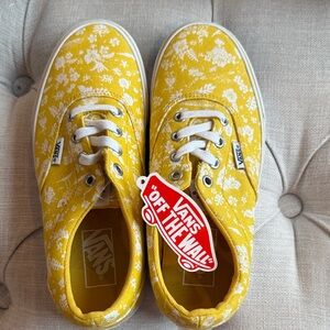 Vans Womens Yellow Floral Canvas Lace-Up Sneakers